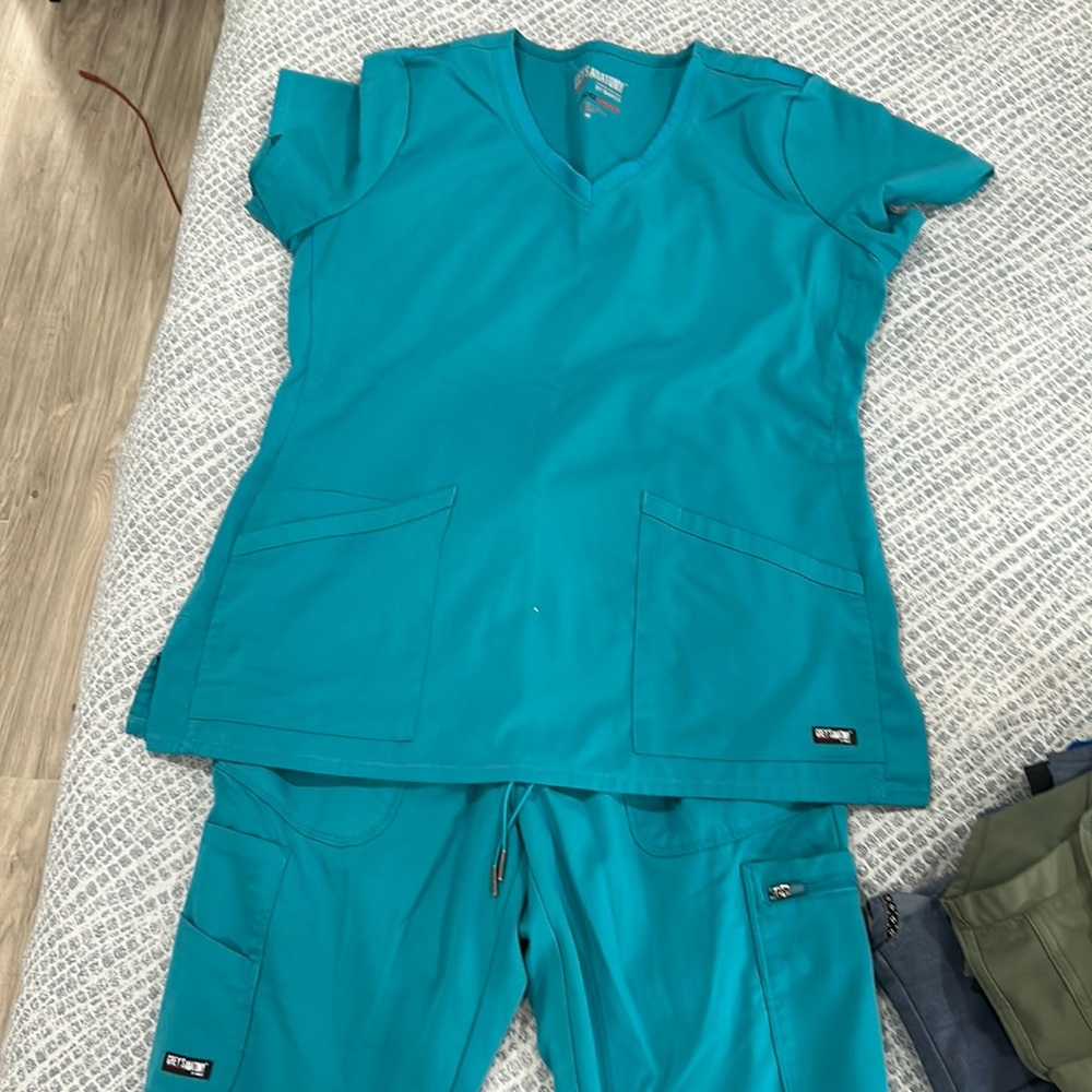 greys anatomy scrubs